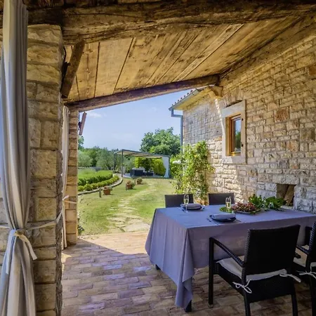Istria Moderna In Muntic