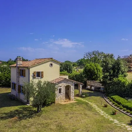 Istria Moderna In Muntic Pula