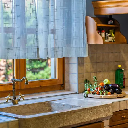 Istria Moderna In Muntic Pula