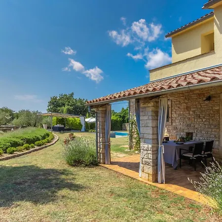 Istria Moderna In Muntic * Пула