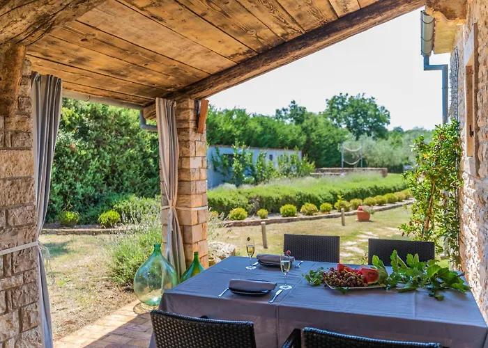 Istria Moderna In Muntic فيلة